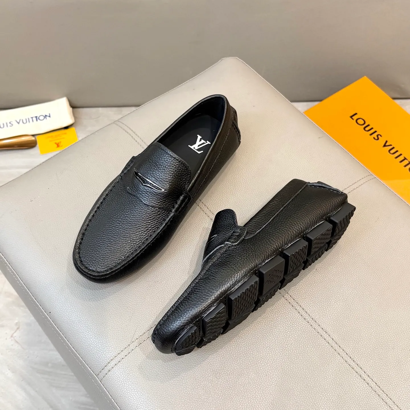 Factory price: 460💰LV men's beanie shoes 2025 official website synchronized <market top version> imported first-layer cowhide ➕ black cowhide original packaging. Size 38-45